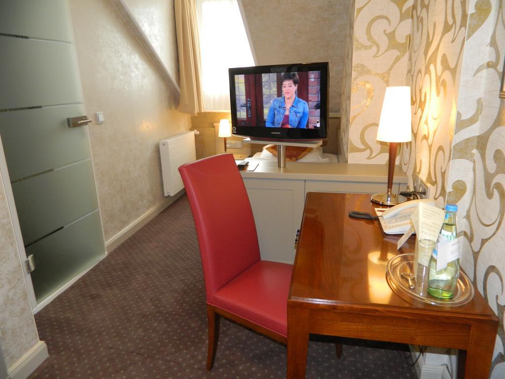 Parkhotel Güldene Berge Weißenfels Oda fotoğraf